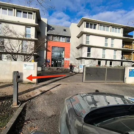 Apartment Fonctionnel-calme-parking Gratuit-wifi
